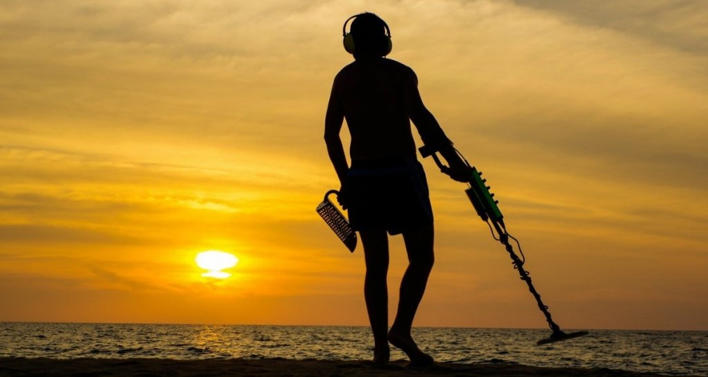 Trovato anello in un parco dopo 97 anni grazie ad un metal detector