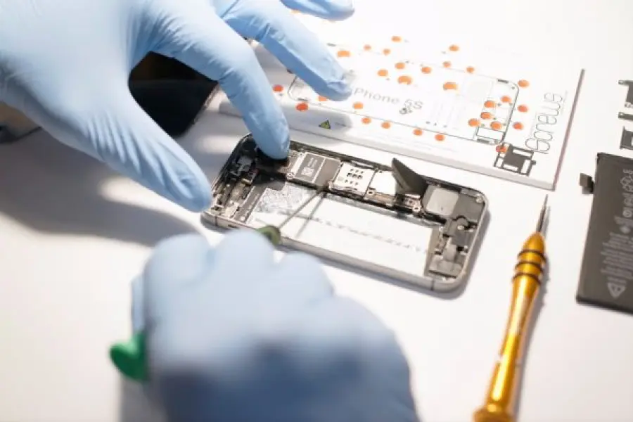 Riparazione smartphone: come diventare un tecnico qualificato