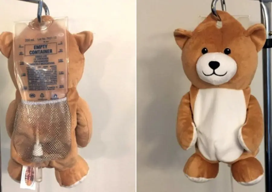 Orsetto per nascondere la flebo: nuova trovata pediatrica