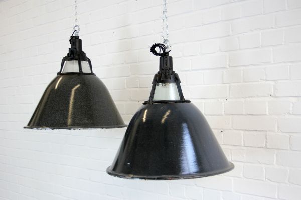 Lampade industriali, i complementi che fanno tendenza