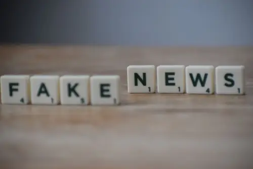 Come riconoscere una notizia falsa online