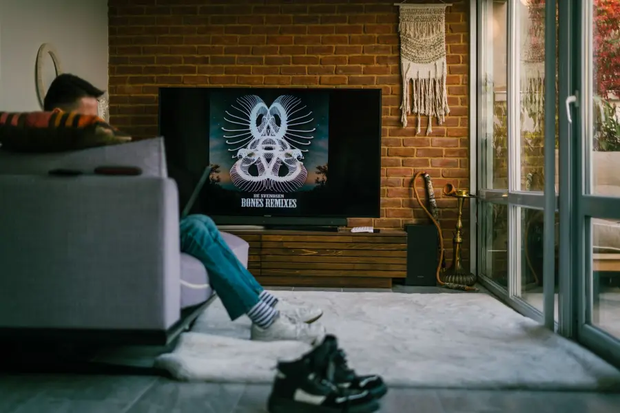 Come collegare lo smartphone alla TV nel 2026