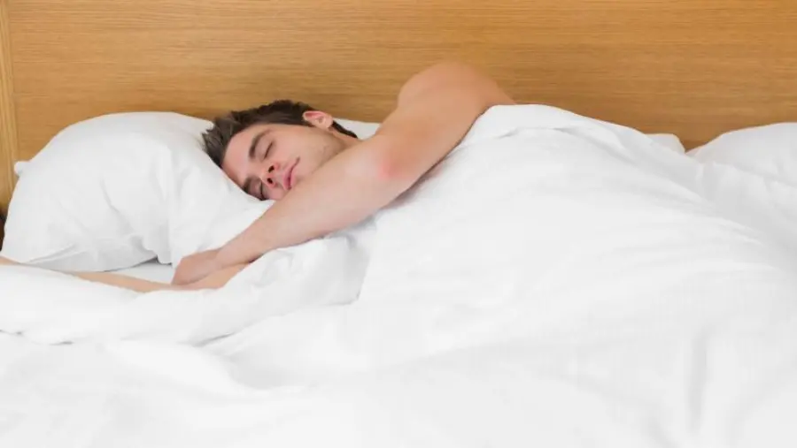 Per un sonno migliore, bisogna chiudere le persiane di notte, lo studio