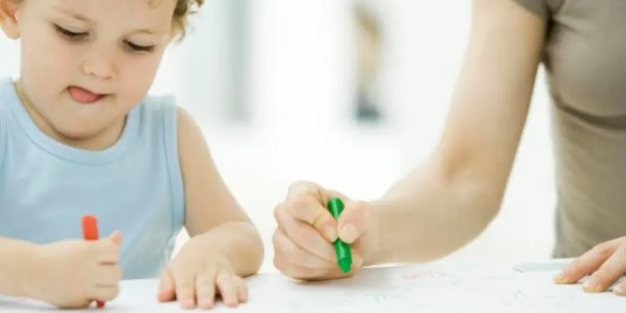 Perchè i bambini cacciano la lingua quando pensano, la scoperta