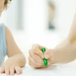 Perchè i bambini cacciano la lingua quando pensano, la scoperta