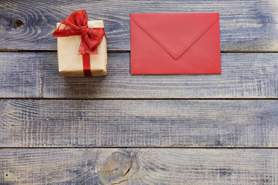 Come risparmiare sullo shopping dei regali di Natale