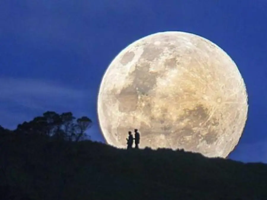 Inondazioni e alte maree in aumento sotto l'influsso della Luna, lo studio