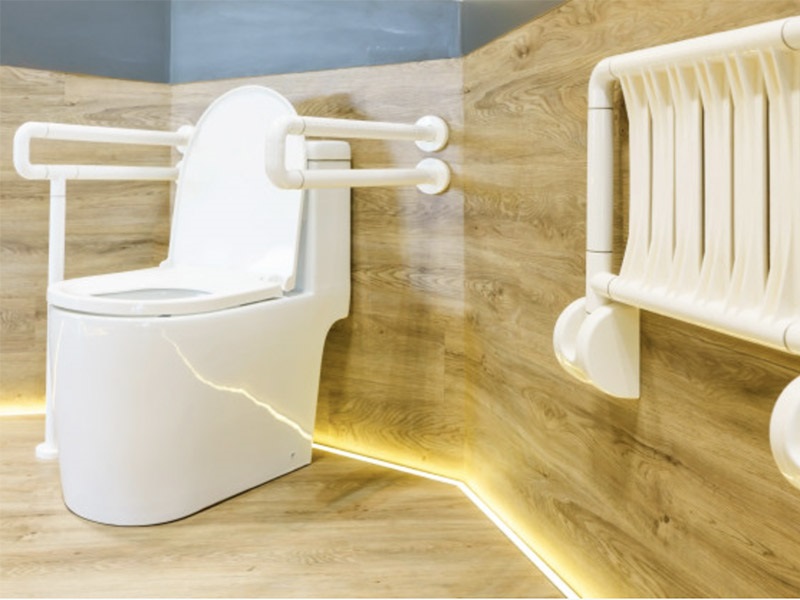 Attrezzare il bagno per parente con difficoltà motorie: come fare e soluzioni in commercio