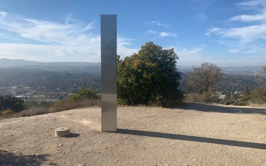 Apparizioni strane di monoliti nel mondo: ultimo nel Regno Unito