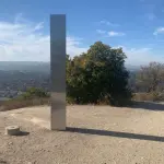 Apparizioni strane di monoliti nel mondo: ultimo nel Regno Unito