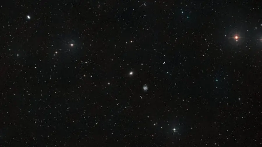 Galassia DF4: scoperta motivazione della poca materia presente su essa