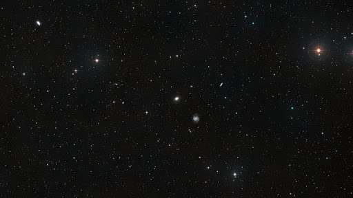 Galassia DF4: scoperta motivazione della poca materia presente su essa