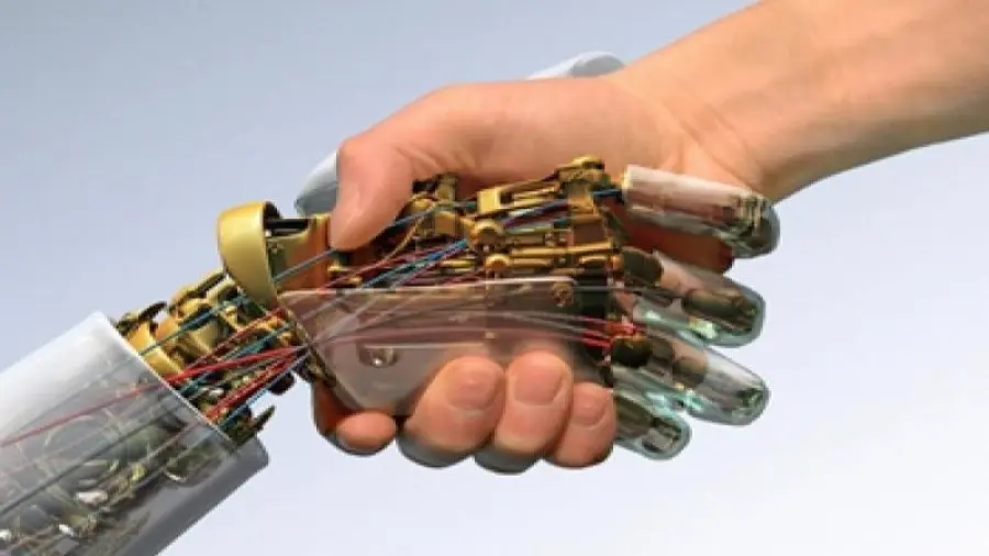 Perché l'uomo sottovaluta l'intelligenza artificiale?