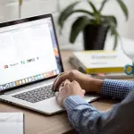 Multitasking multimediale: ecco come influenza il nostro cervello