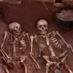 Coppia di guerrieri trovata in una tomba: risalgono a 2500 anni fa