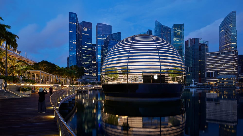 Apre a Singapore negozio galleggiante Apple