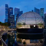 Apre a Singapore negozio galleggiante Apple